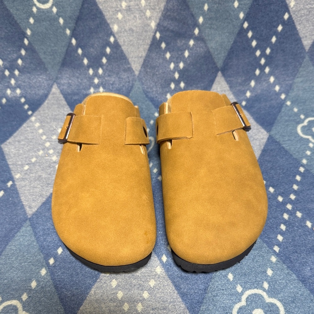 Women's Suede Slip-On Sandal Mule - Tan